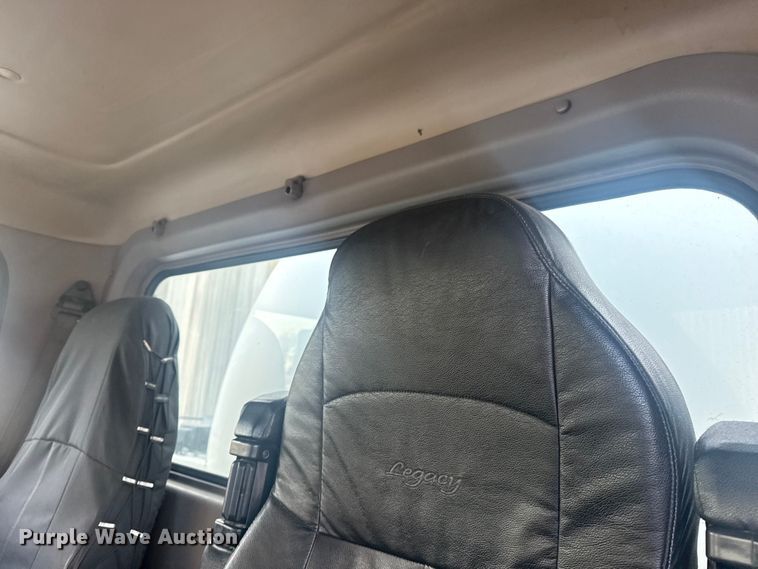 image for item DQ4254 2012 Peterbilt 388 vacuum truck