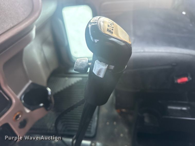 image for item DQ4254 2012 Peterbilt 388 vacuum truck