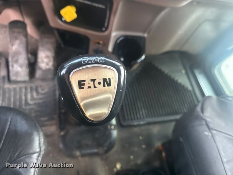 image for item DQ4254 2012 Peterbilt 388 vacuum truck