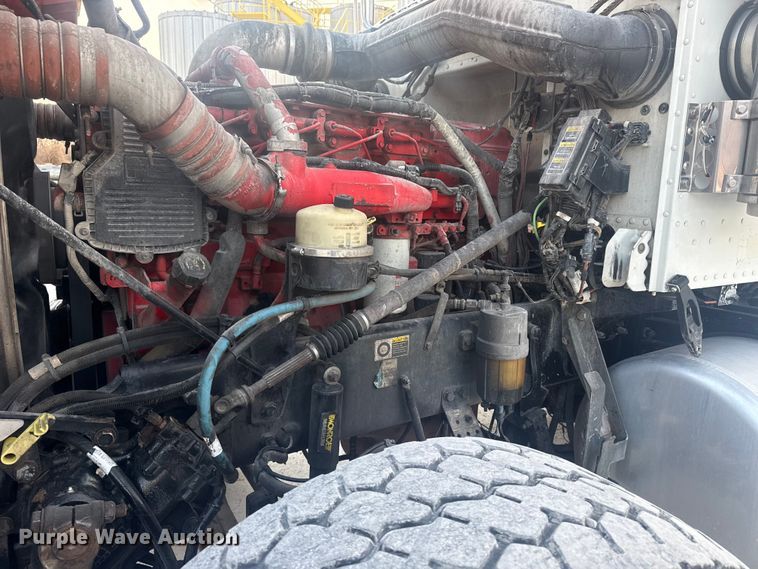 image for item DQ4254 2012 Peterbilt 388 vacuum truck