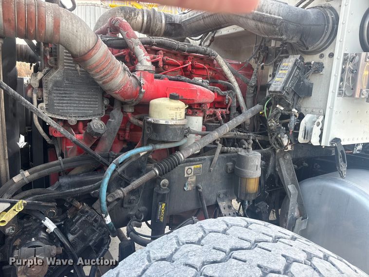 image for item DQ4254 2012 Peterbilt 388 vacuum truck