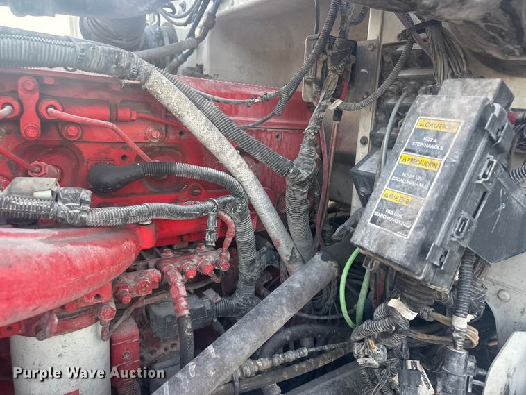 image for item DQ4254 2012 Peterbilt 388 vacuum truck