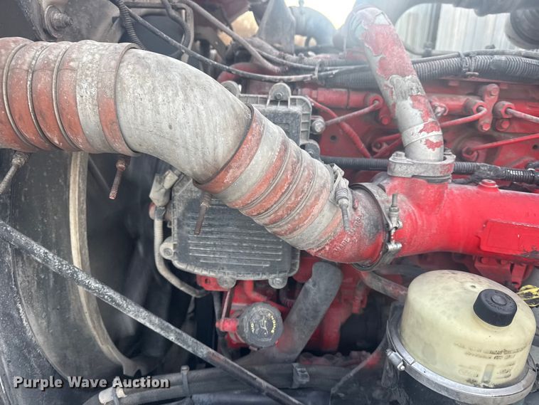 image for item DQ4254 2012 Peterbilt 388 vacuum truck