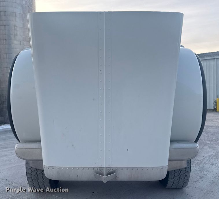 image for item DQ4254 2012 Peterbilt 388 vacuum truck