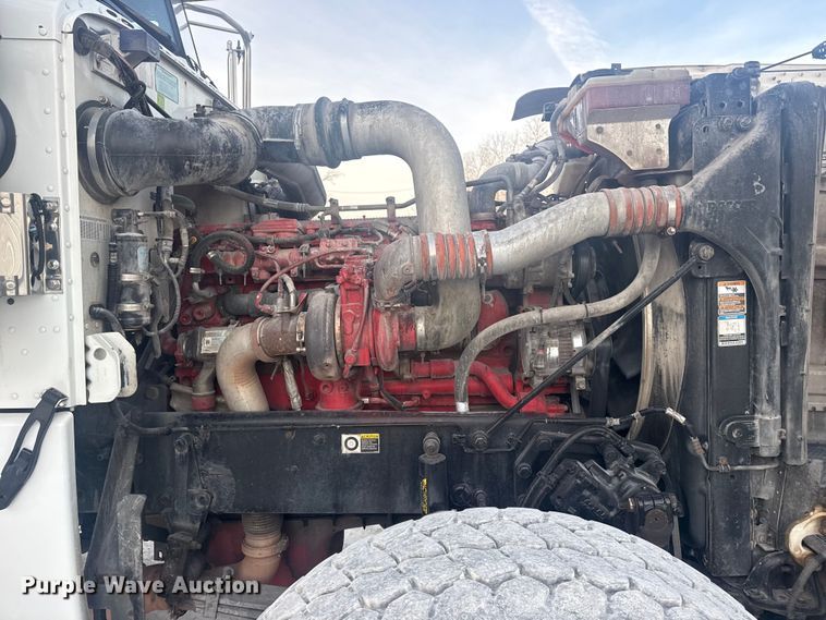 image for item DQ4254 2012 Peterbilt 388 vacuum truck