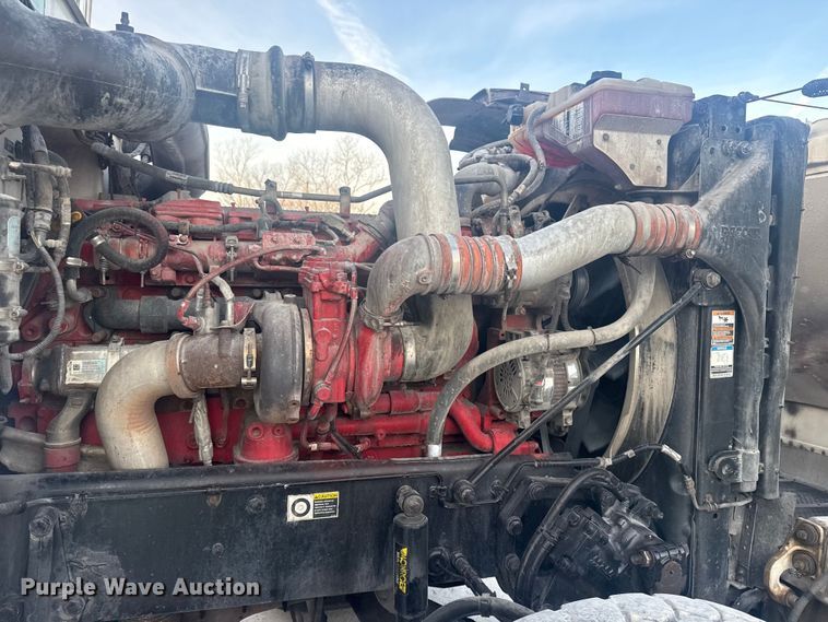 image for item DQ4254 2012 Peterbilt 388 vacuum truck