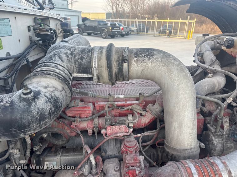 image for item DQ4254 2012 Peterbilt 388 vacuum truck