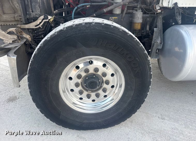 image for item DQ4254 2012 Peterbilt 388 vacuum truck