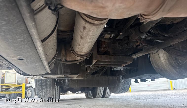 image for item DQ4254 2012 Peterbilt 388 vacuum truck