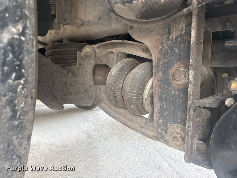 image for item DQ4254 2012 Peterbilt 388 vacuum truck