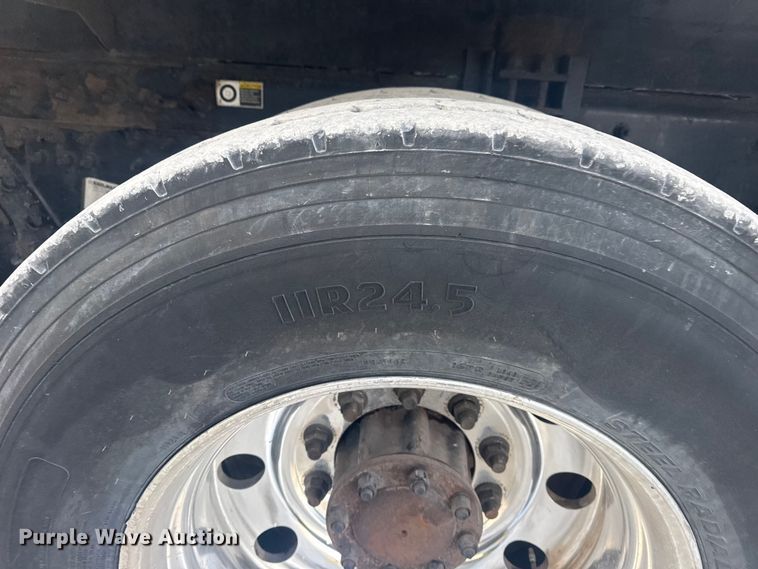 image for item DQ4254 2012 Peterbilt 388 vacuum truck