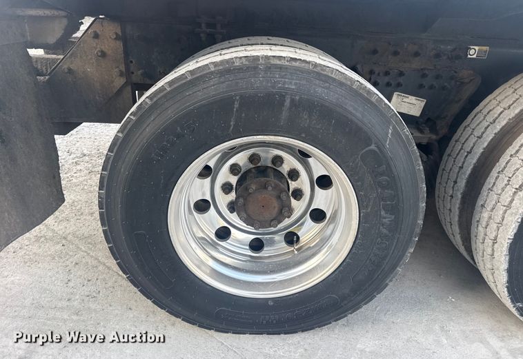 image for item DQ4254 2012 Peterbilt 388 vacuum truck