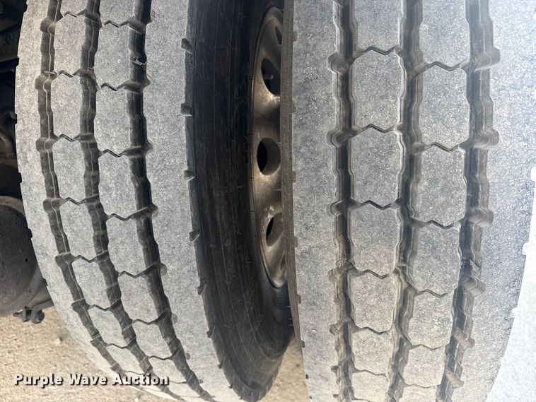 image for item DQ4254 2012 Peterbilt 388 vacuum truck