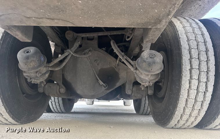 image for item DQ4254 2012 Peterbilt 388 vacuum truck