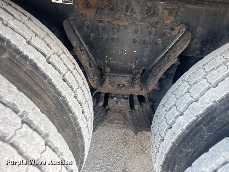 image for item DQ4254 2012 Peterbilt 388 vacuum truck