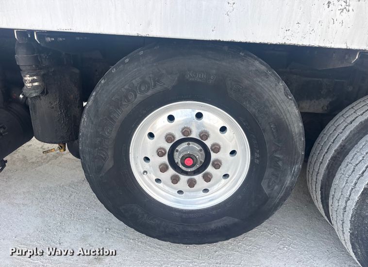 image for item DQ4254 2012 Peterbilt 388 vacuum truck