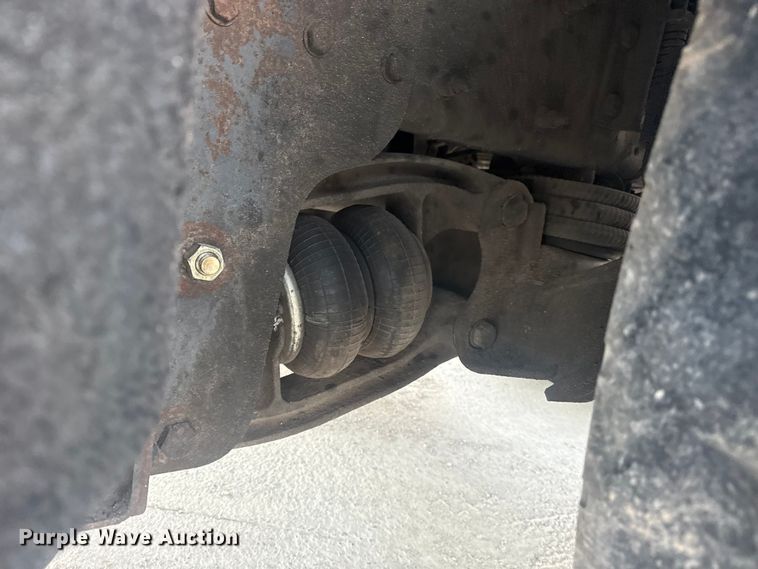 image for item DQ4254 2012 Peterbilt 388 vacuum truck