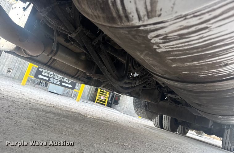 image for item DQ4254 2012 Peterbilt 388 vacuum truck