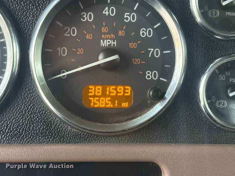 image for item DQ4254 2012 Peterbilt 388 vacuum truck