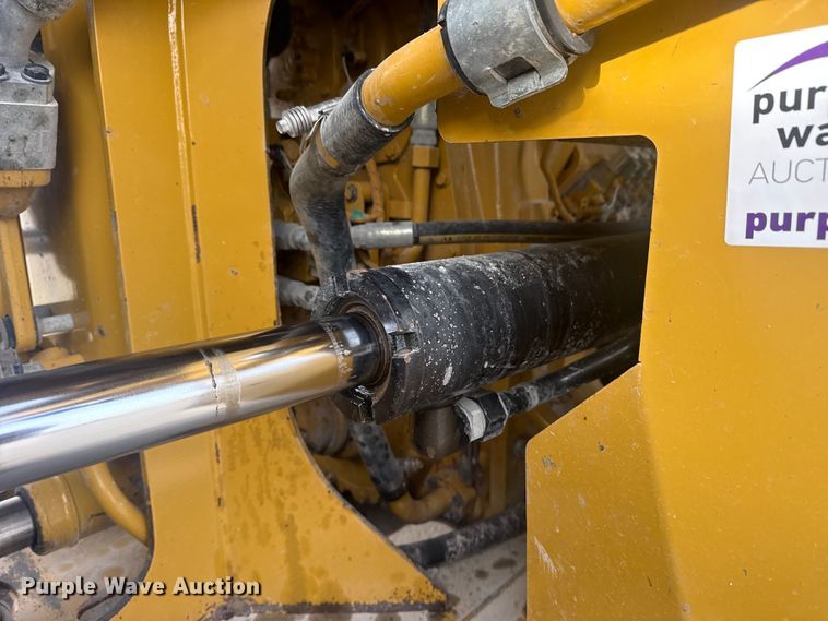 image for item DQ4342 2017 Caterpillar 982M wheel loader