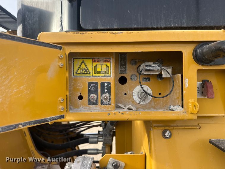 image for item DQ4342 2017 Caterpillar 982M wheel loader