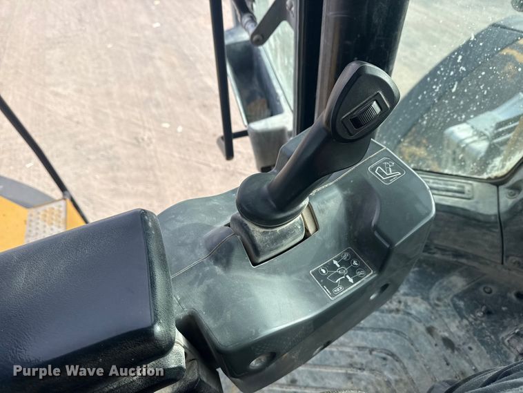 image for item DQ4342 2017 Caterpillar 982M wheel loader