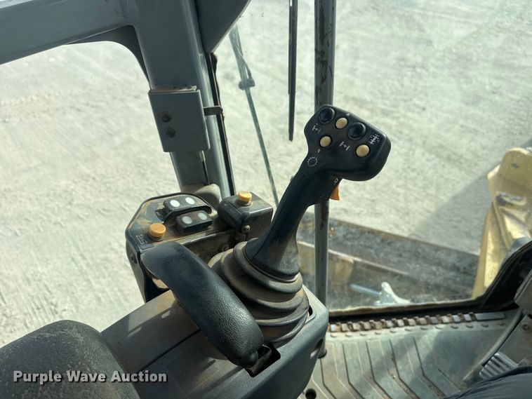 image for item DQ4343 2009 Caterpillar 160M motor grader