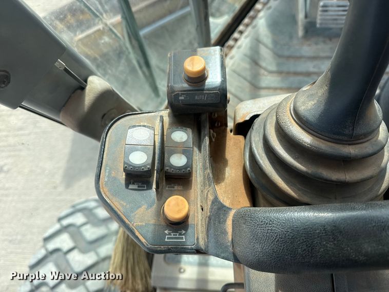 image for item DQ4343 2009 Caterpillar 160M motor grader