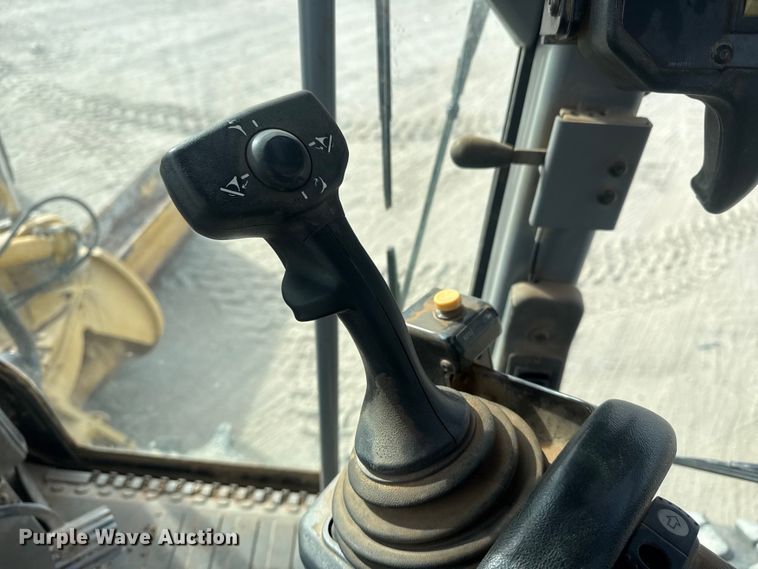 image for item DQ4343 2009 Caterpillar 160M motor grader