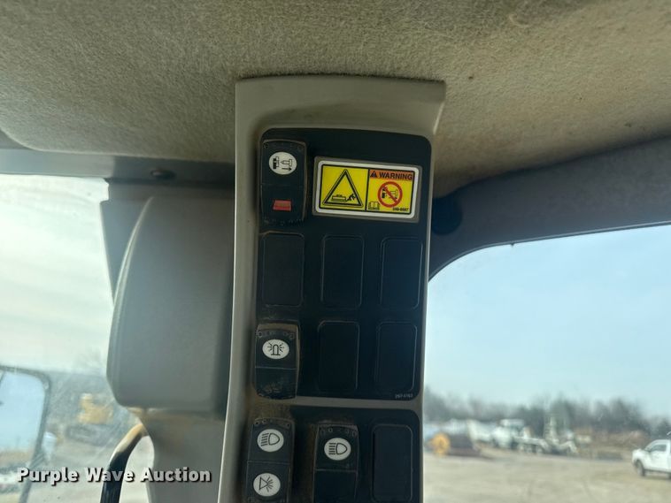 image for item DQ4343 2009 Caterpillar 160M motor grader