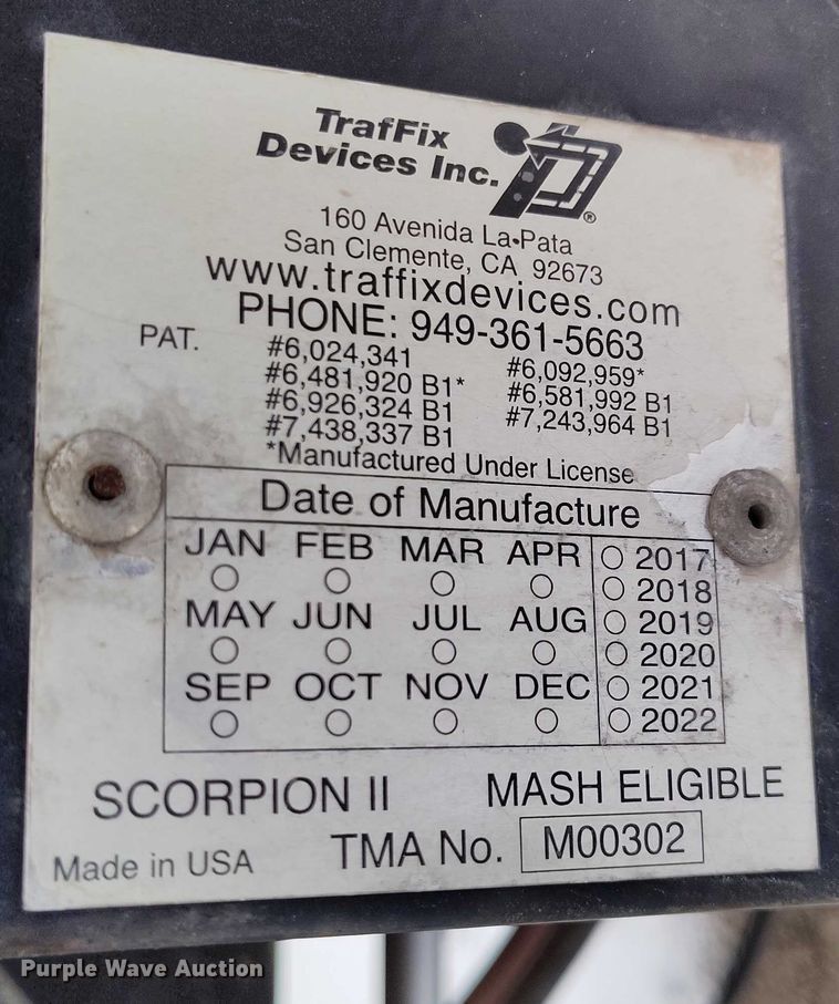 image for item DT0877 2005 Isuzu H6500 flatbed truck with crash attenuator