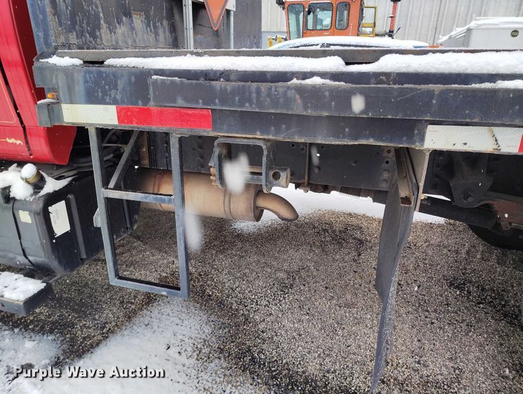 image for item DT0877 2005 Isuzu H6500 flatbed truck with crash attenuator