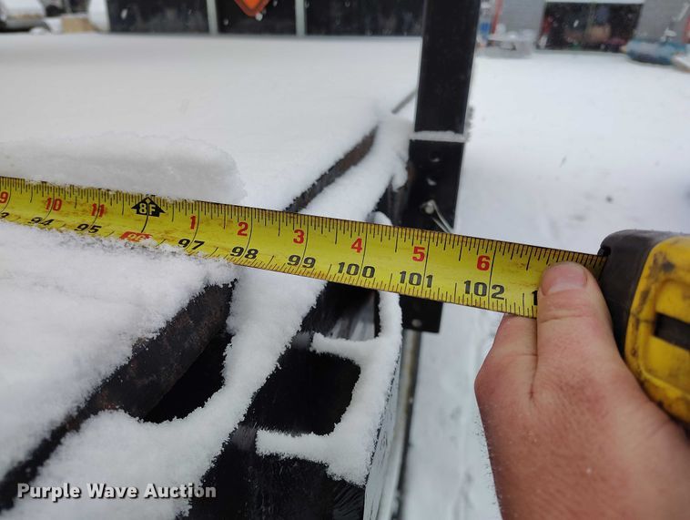 image for item DT0877 2005 Isuzu H6500 flatbed truck with crash attenuator