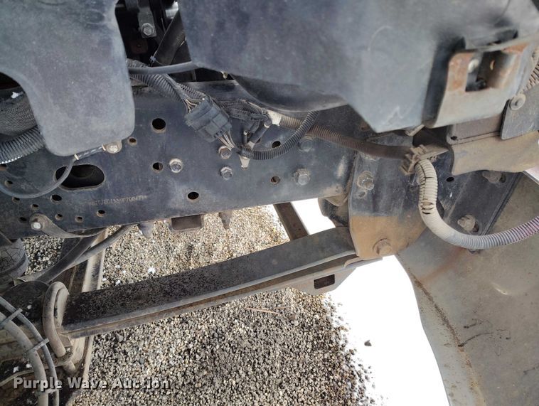 image for item DT0877 2005 Isuzu H6500 flatbed truck with crash attenuator