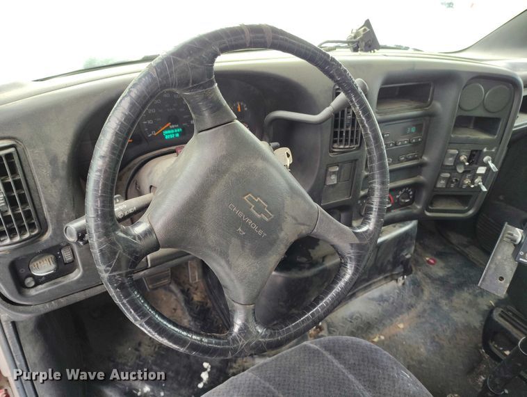 image for item DT0877 2005 Isuzu H6500 flatbed truck with crash attenuator