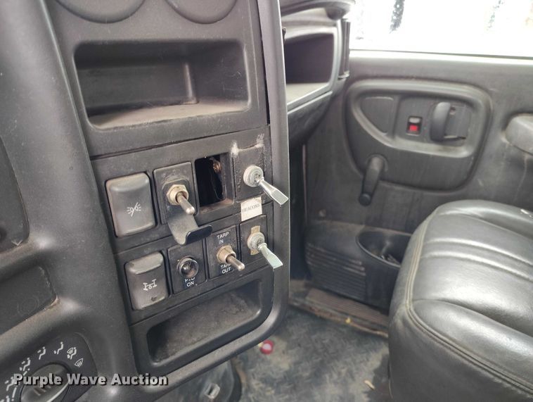 image for item DT0877 2005 Isuzu H6500 flatbed truck with crash attenuator