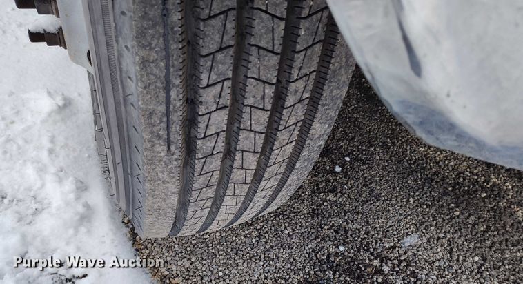 image for item DT0877 2005 Isuzu H6500 flatbed truck with crash attenuator