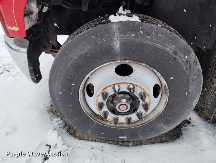 image for item DT0877 2005 Isuzu H6500 flatbed truck with crash attenuator