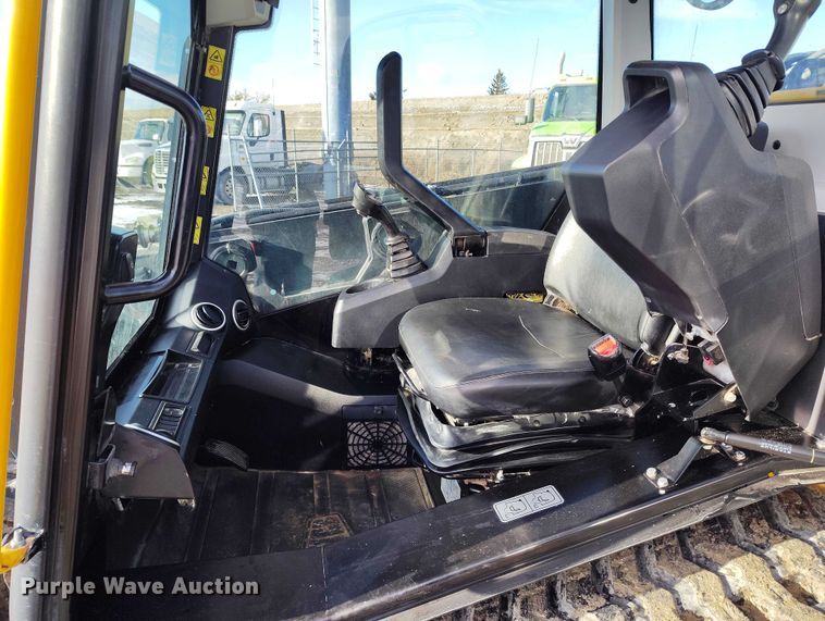 image for item DT0881 2021 JCB 3TS-8T tracked skid steer loader