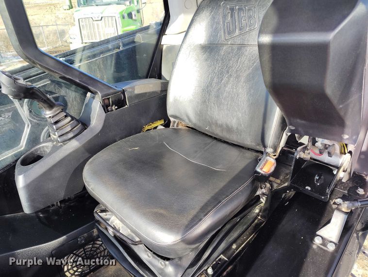 image for item DT0881 2021 JCB 3TS-8T tracked skid steer loader