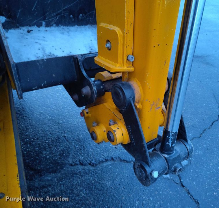 image for item DT0887 2019 JCB 1CXT HF compact tracked backhoe