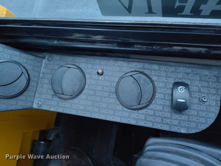 image for item DT0887 2019 JCB 1CXT HF compact tracked backhoe