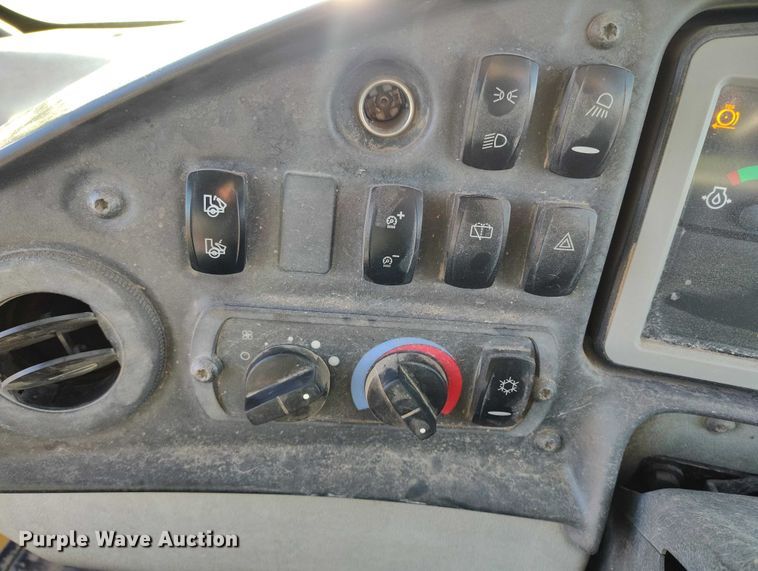 image for item DT0888 2014 Caterpillar 740B articulated haul truck