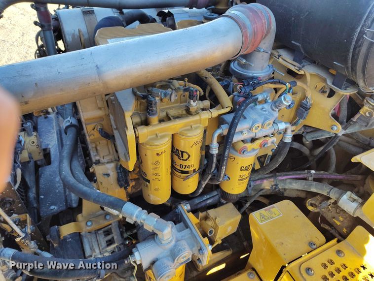 image for item DT0888 2014 Caterpillar 740B articulated haul truck