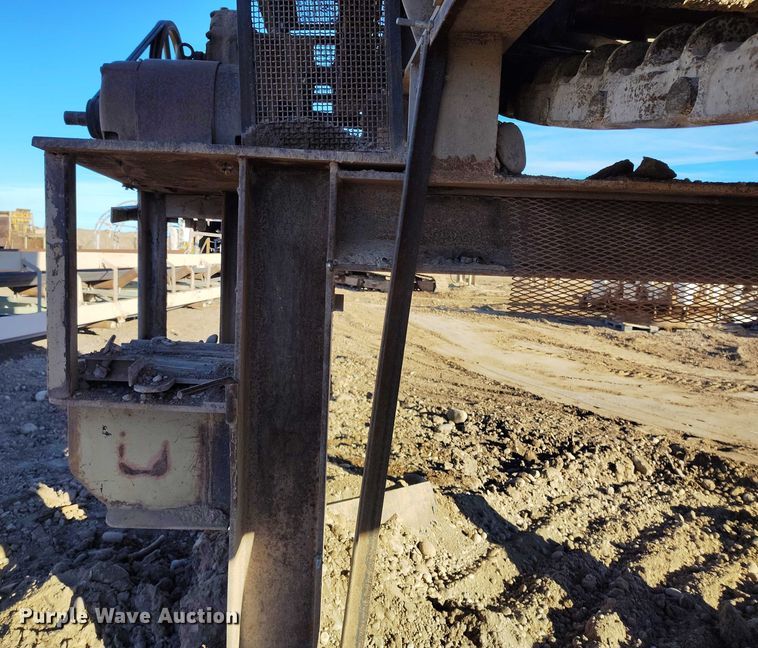 image for item DT0937 Texas apron feeder