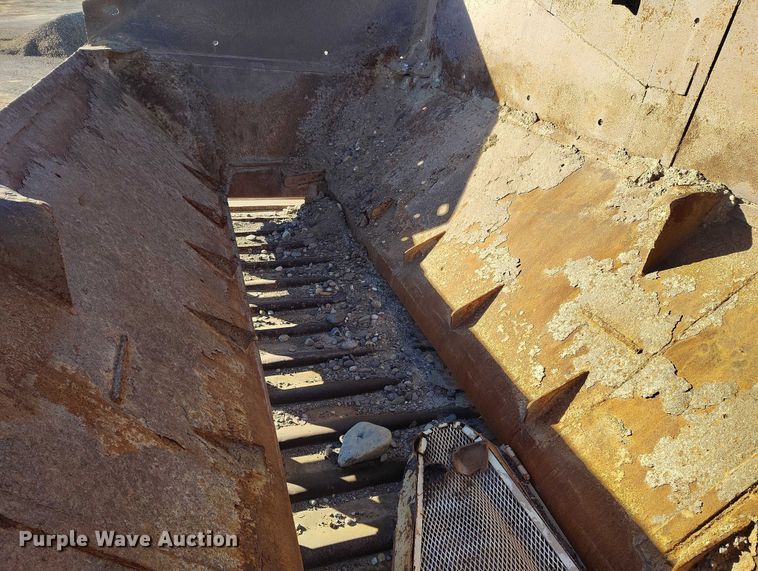 image for item DT0937 Texas apron feeder