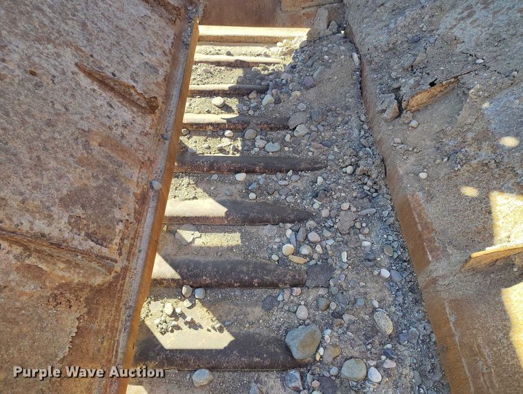 image for item DT0937 Texas apron feeder