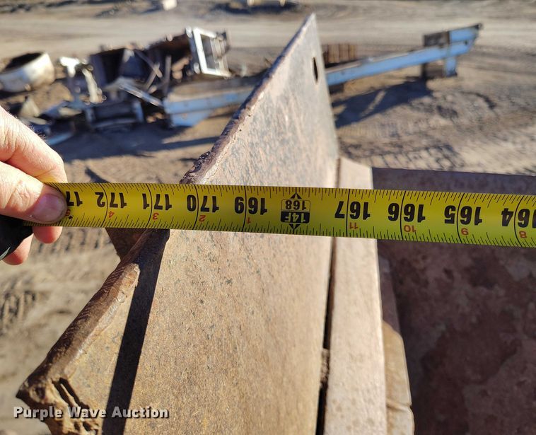 image for item DT0937 Texas apron feeder