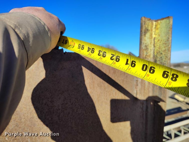 image for item DT0937 Texas apron feeder