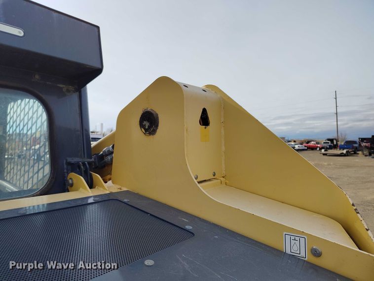 image for item DT0939 2014 Gehl RT210 tracked skid steer loader